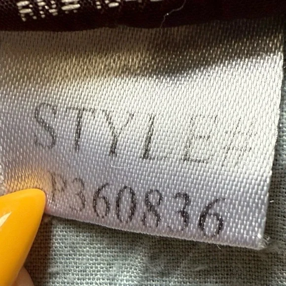 🌙 YMI JEANS Low-Rise Skinny Distressed Denim Size 3 👖 - Picture 8 of 14